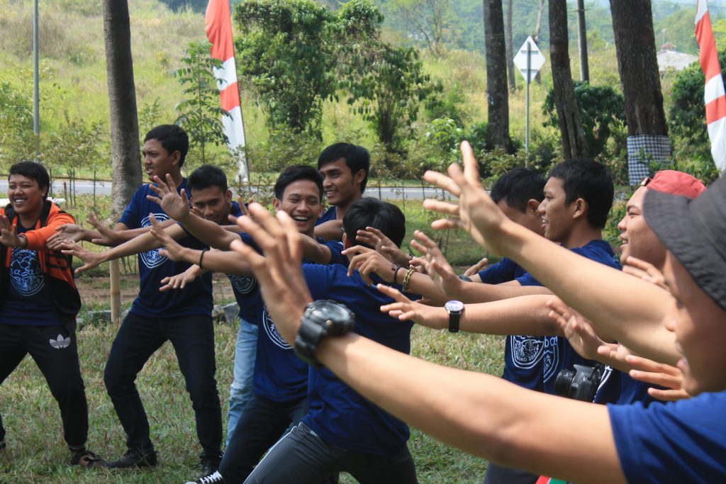 Permainan Team Building